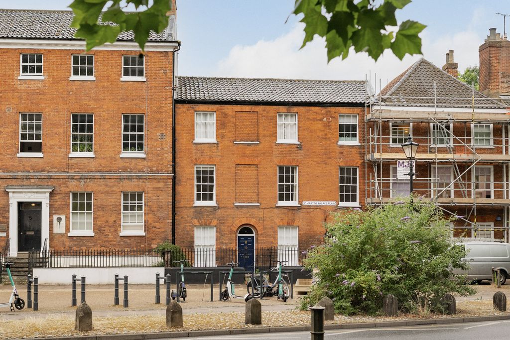 Property photo 1 of 13