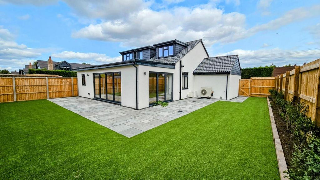 Property photo 1 of 10 119 Bristol Road Garden 1.Jpg