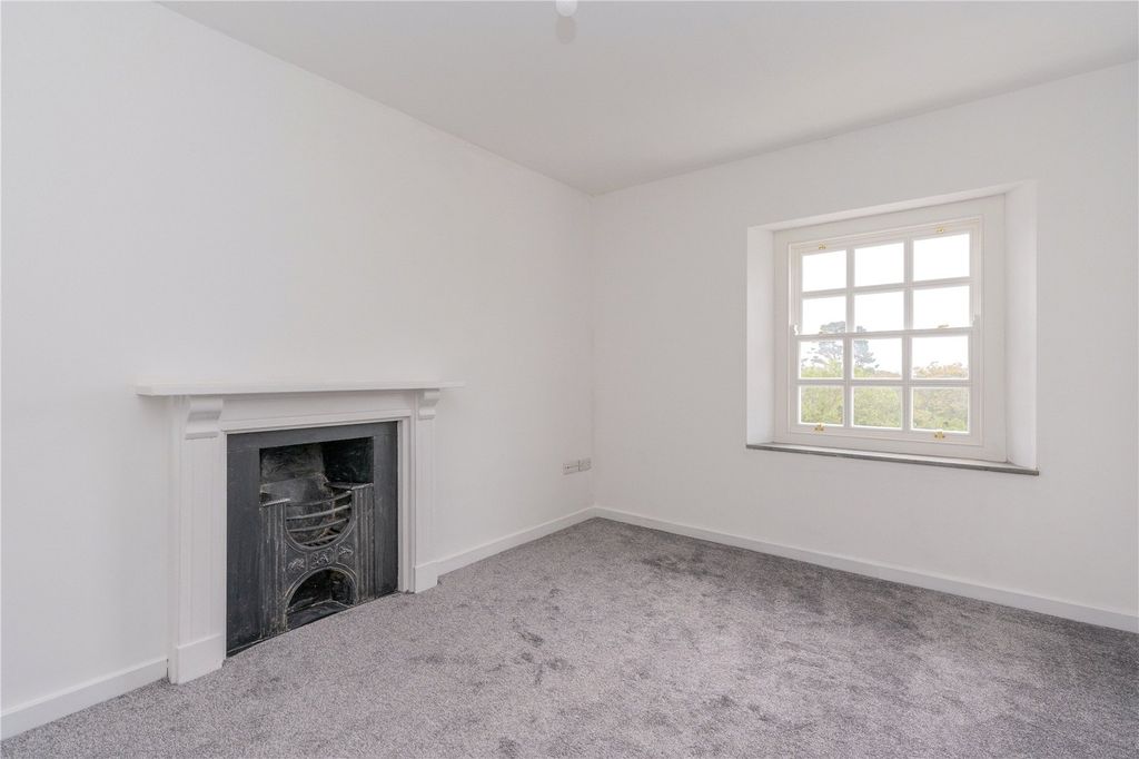 Property photo 3 of 10 Picture No. 01