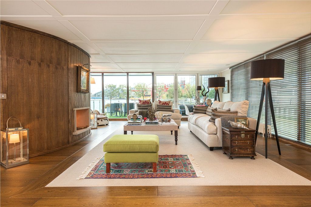 Property photo 2 of 38 Reception