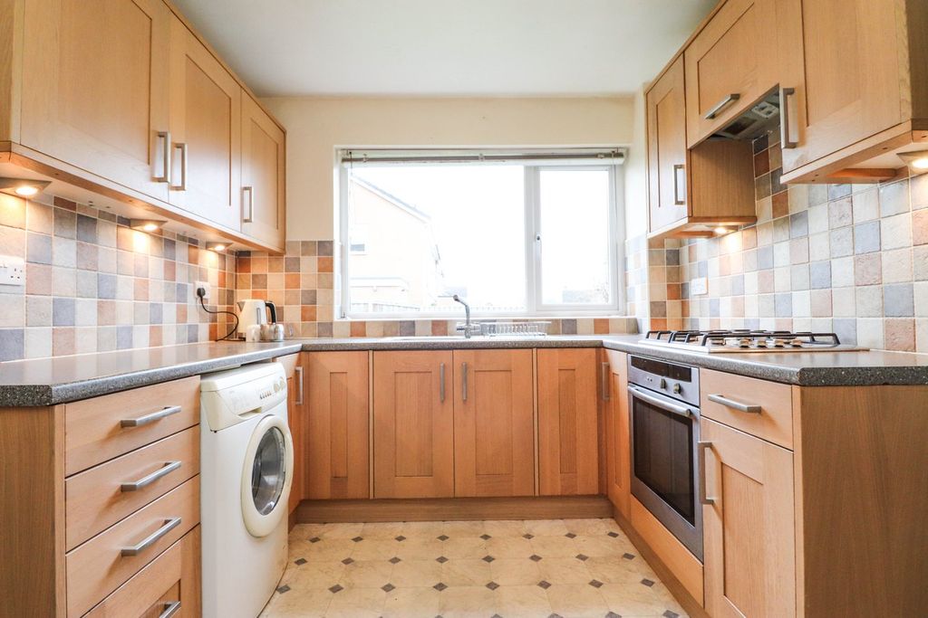 Property photo 2 of 18 Kitchen