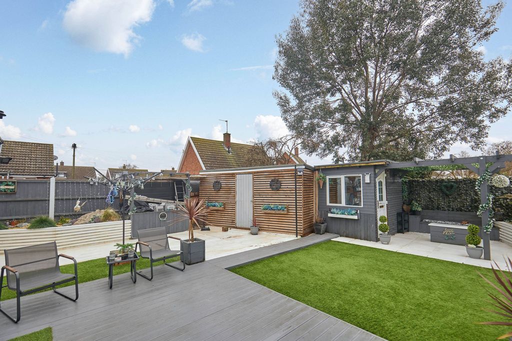 Property photo 2 of 21