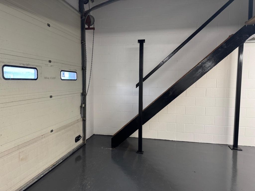 Property photo 2 of 6