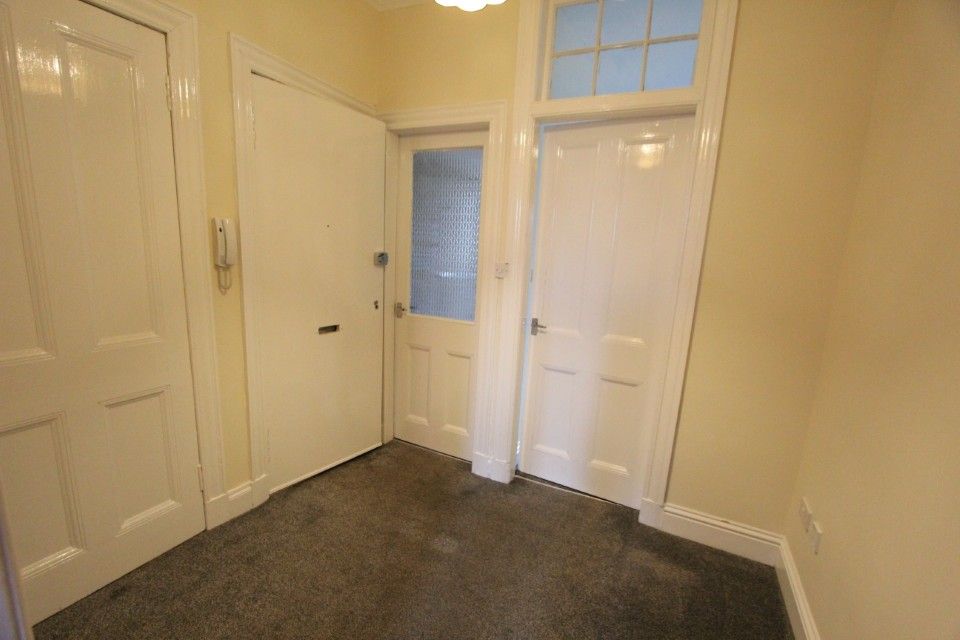 Property photo 3 of 12 Hall