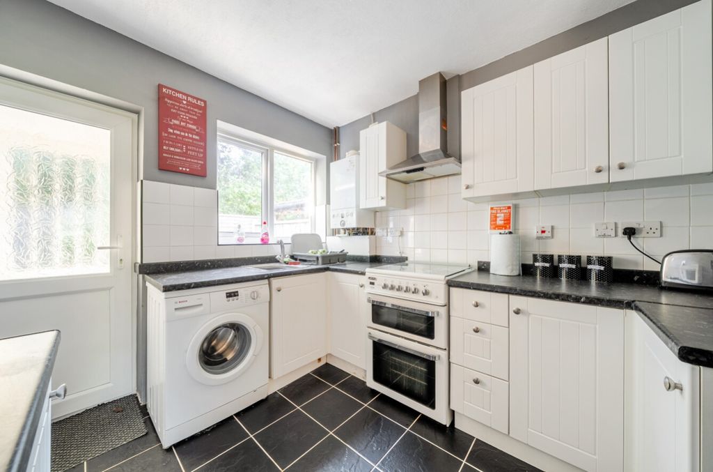Property photo 3 of 23 1486180-12-6A46Bf3967d13