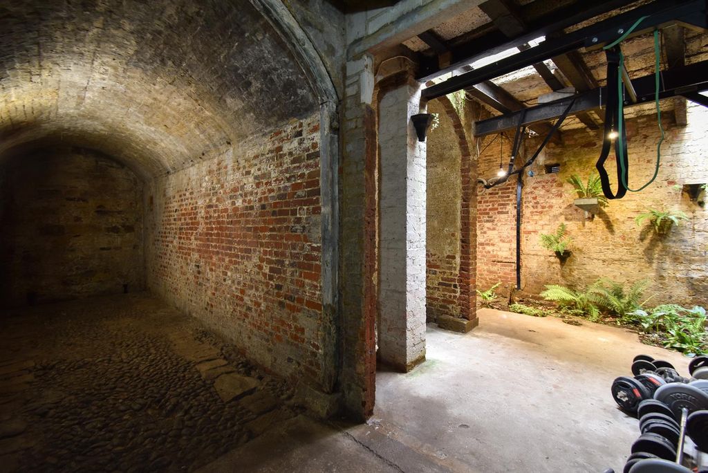 Property photo 3 of 29 Cellar