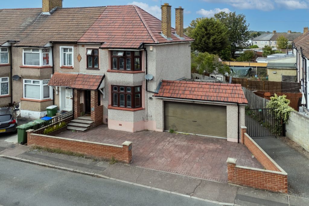 Property photo 1 of 26 4572590