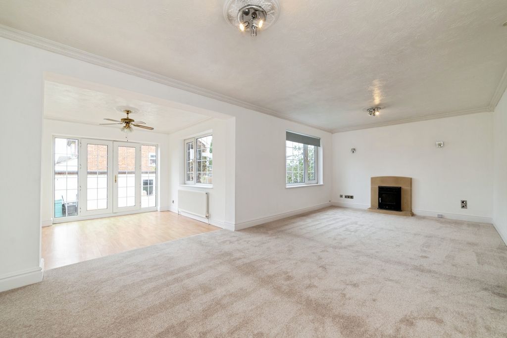 Property photo 2 of 23 Pbox-Img.Jpg