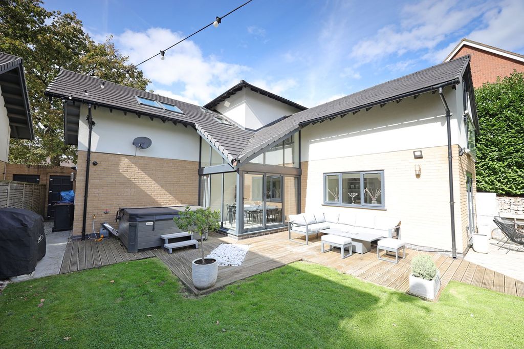 Property photo 2 of 50
