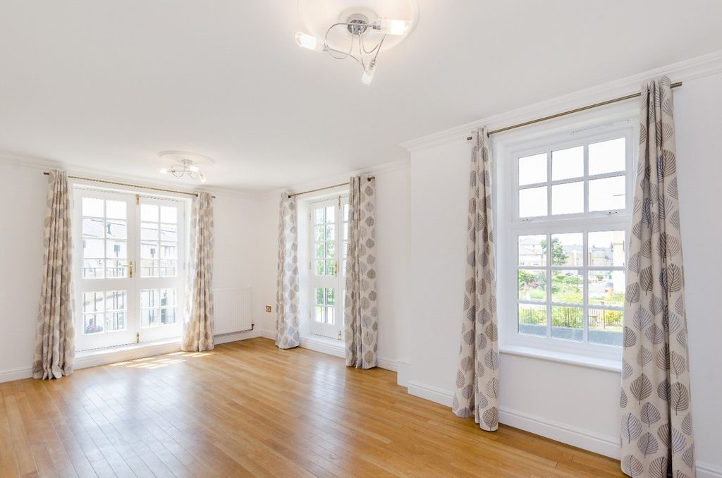 Property photo 2 of 10 Picture 2