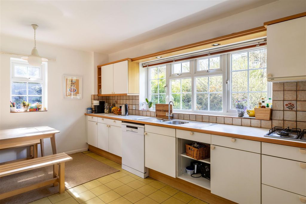 Additional image 9 of 4 bed detached house for saleYardley Close, Reigate RH2