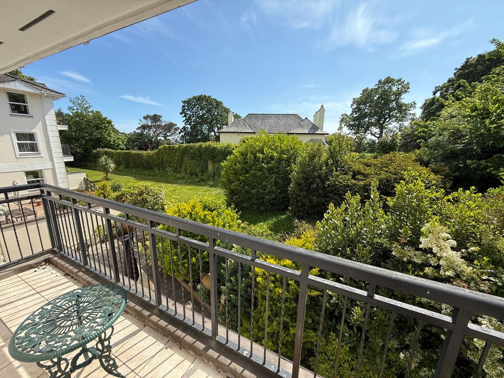 Property photo 2 of 21