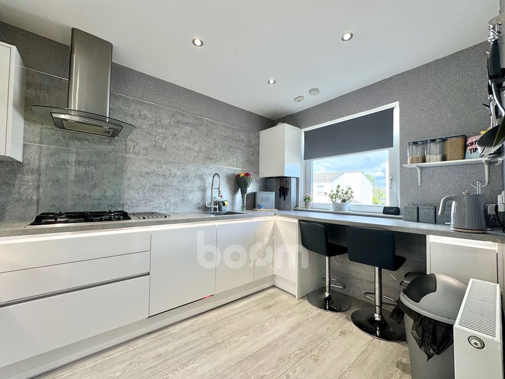 Property photo 3 of 25 Swan Place, Johnstone Kitchen