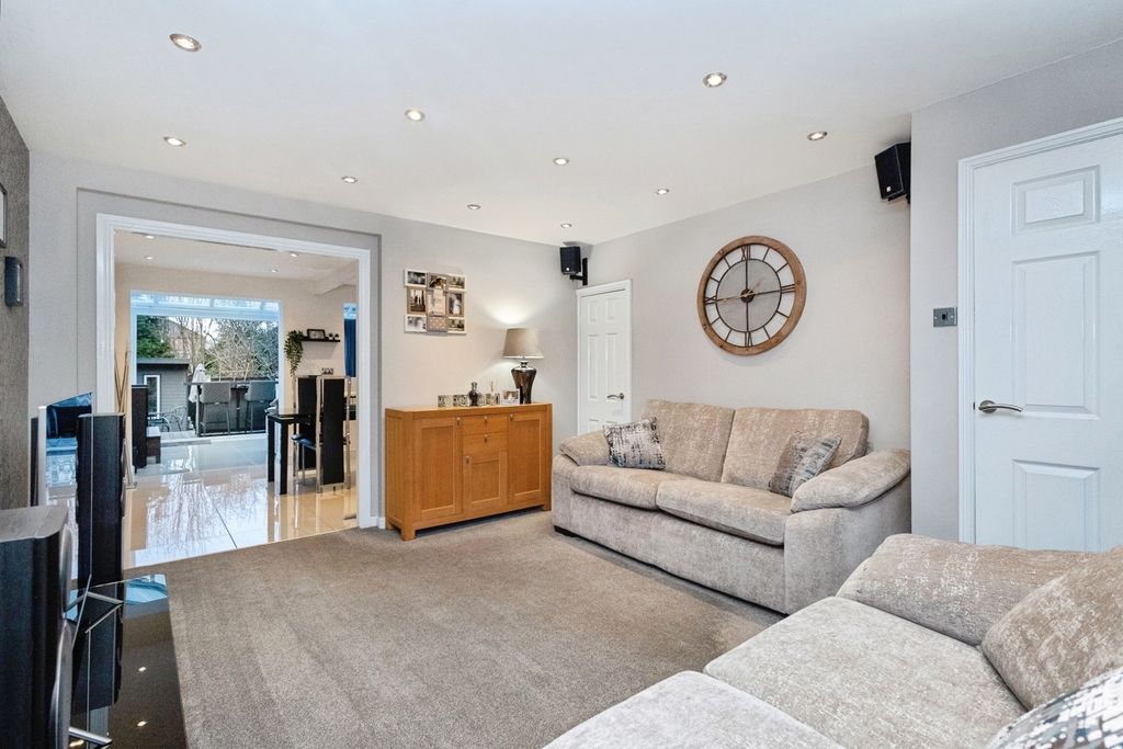 Property photo 2 of 25 Living Room