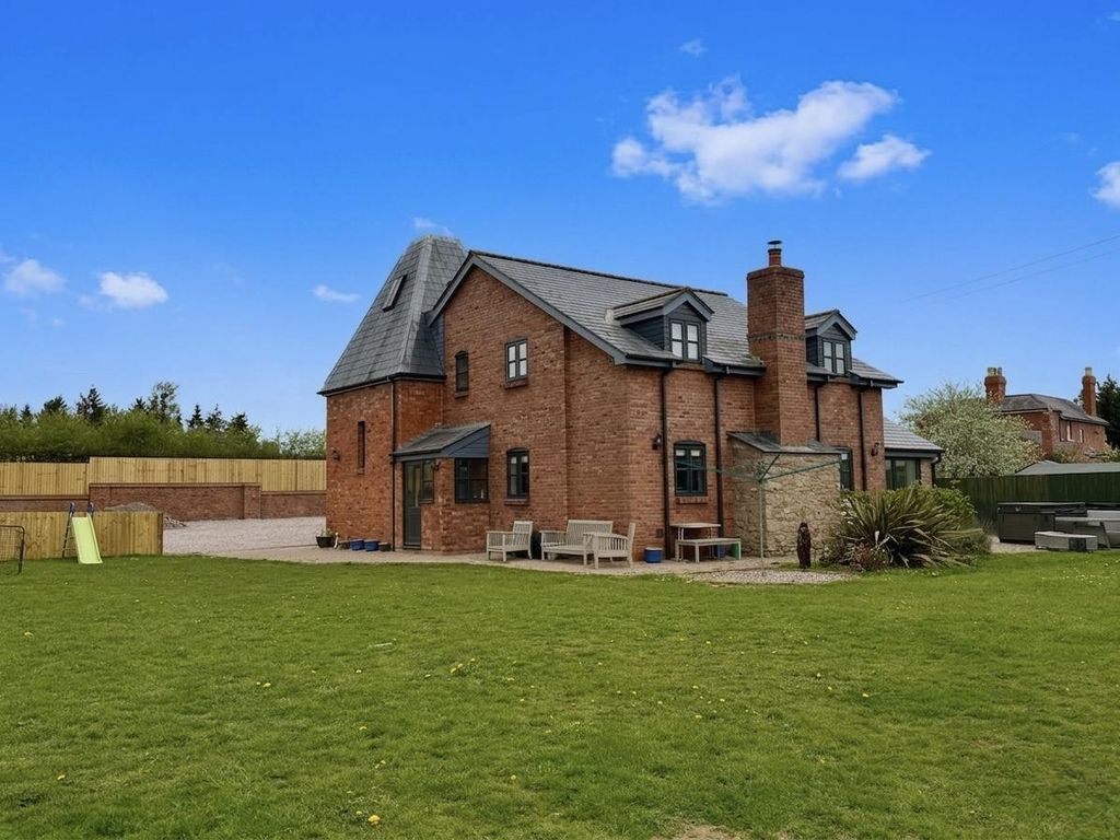 Property photo 3 of 39