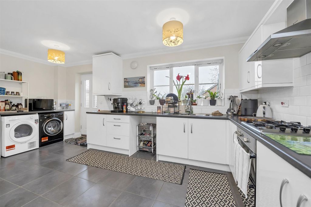 Property photo 2 of 19 Dcp_0680.Jpg