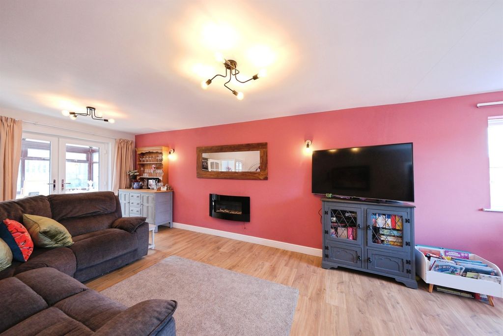 Property photo 3 of 20