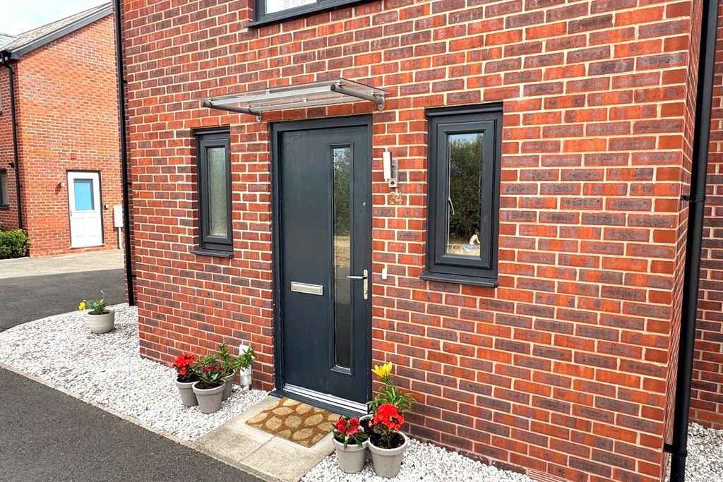 Property photo 2 of 18 Picture No. 30