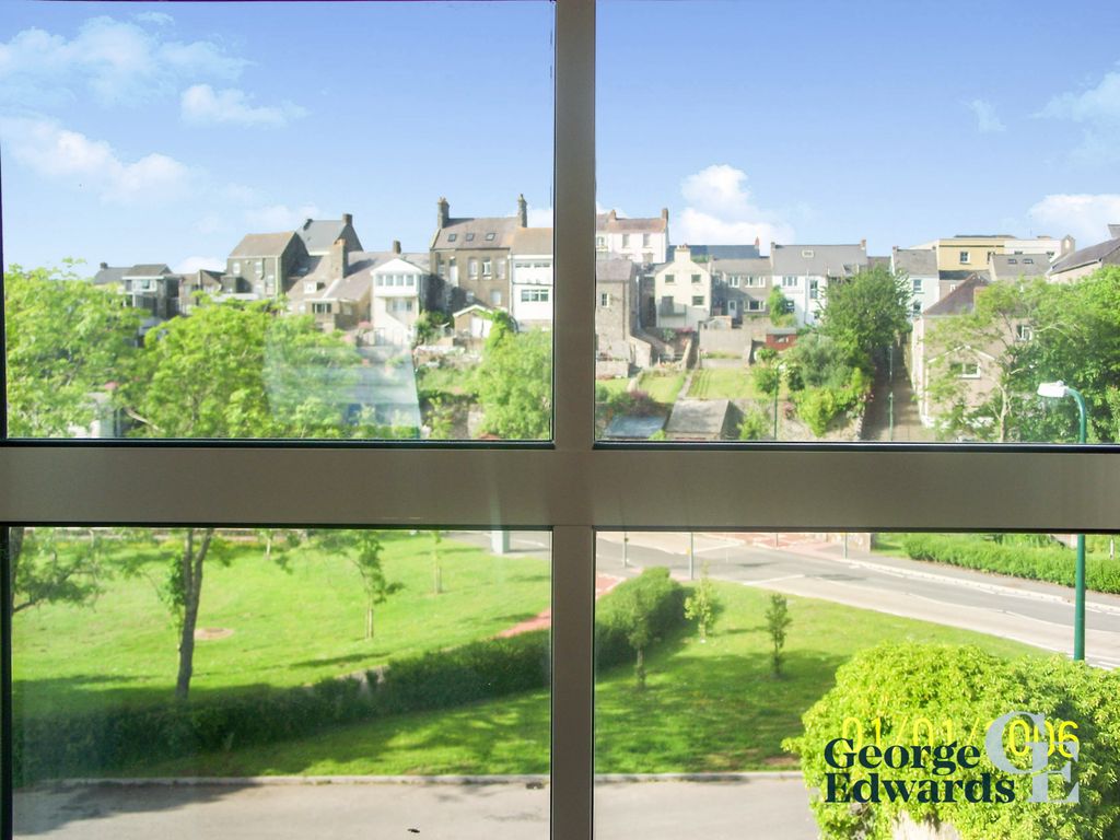 Property photo 2 of 5