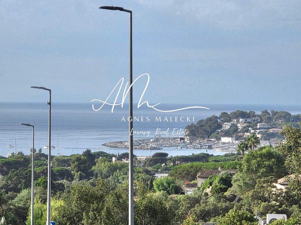 Property photo 1 of 5 Terrain Of 1118m2 To Build A Very Beautiful Prestigious Property