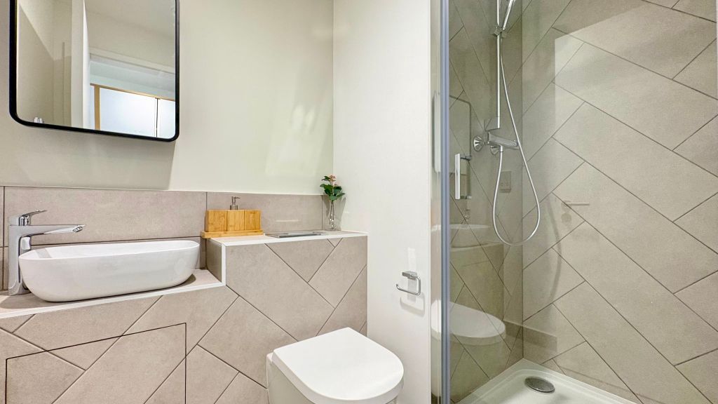 Property photo 3 of 26 Bathroom