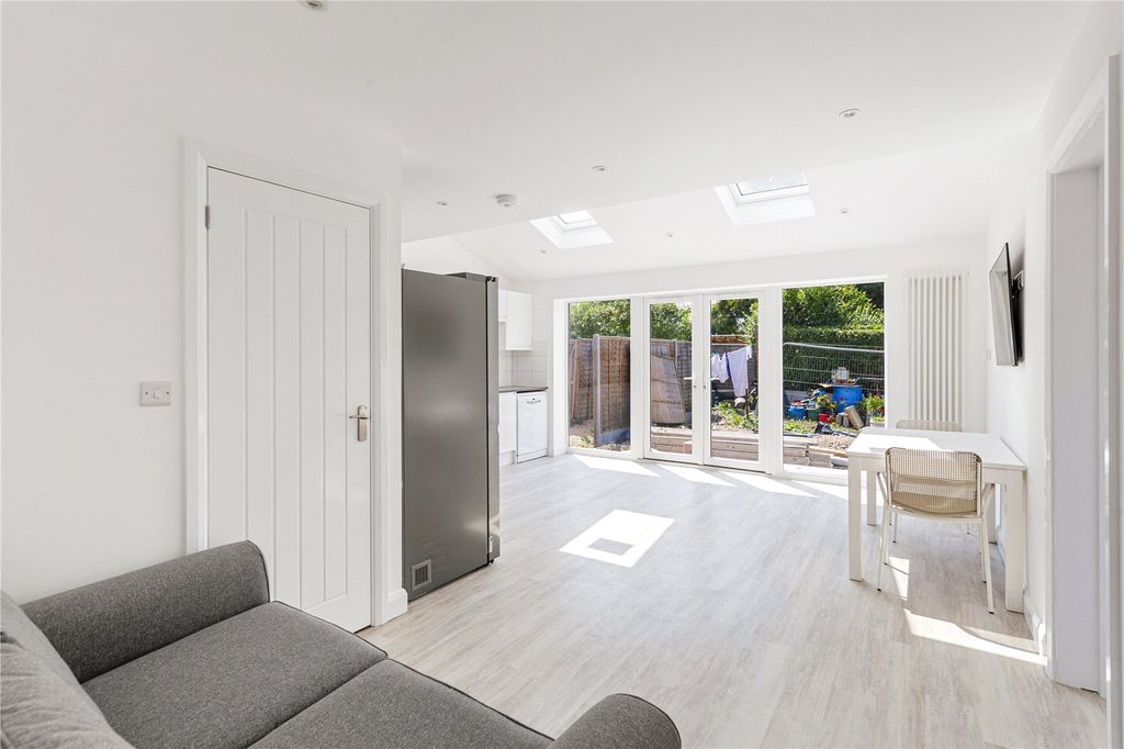 Property photo 3 of 39 Picture No. 08