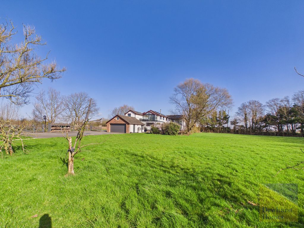 Property photo 2 of 43