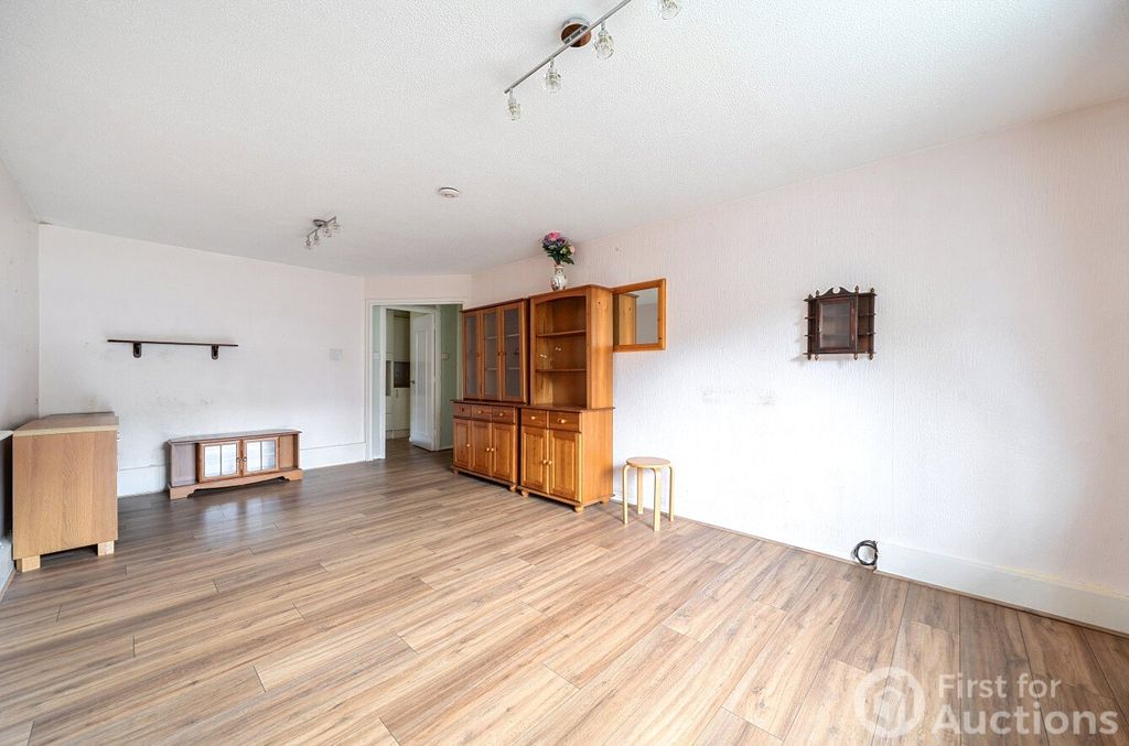 Property photo 3 of 12 Picture No. 28
