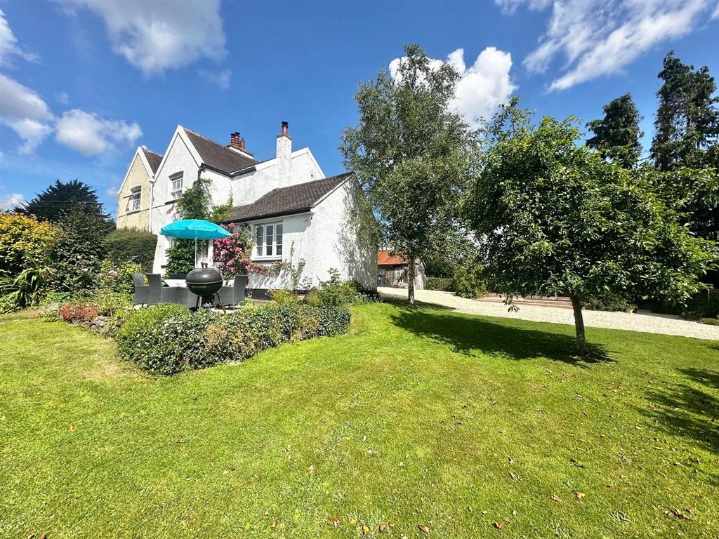 Property photo 1 of 28
