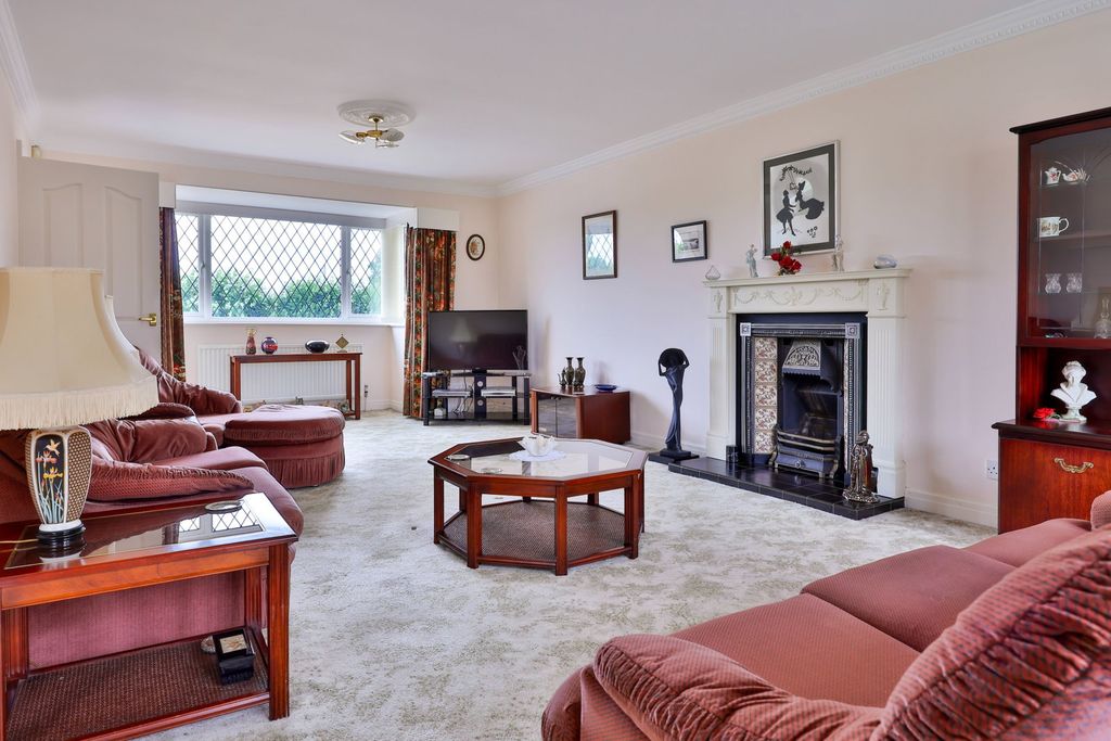 Property photo 3 of 35