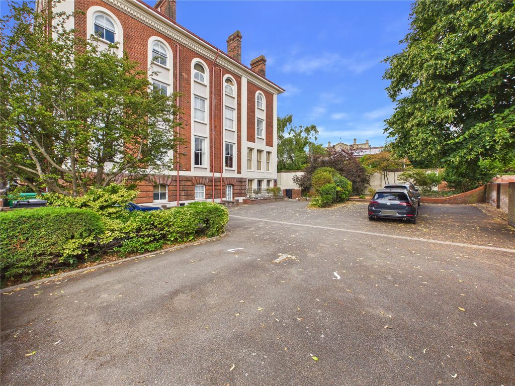 Property photo 2 of 6 Picture No. 02