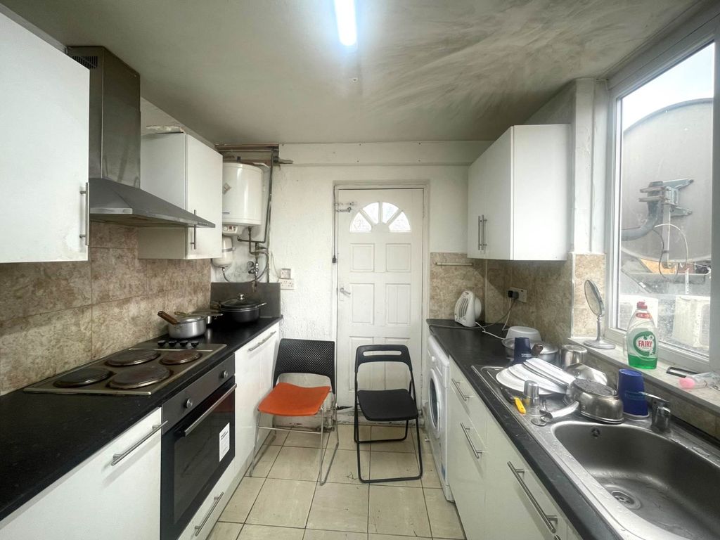Property photo 3 of 5