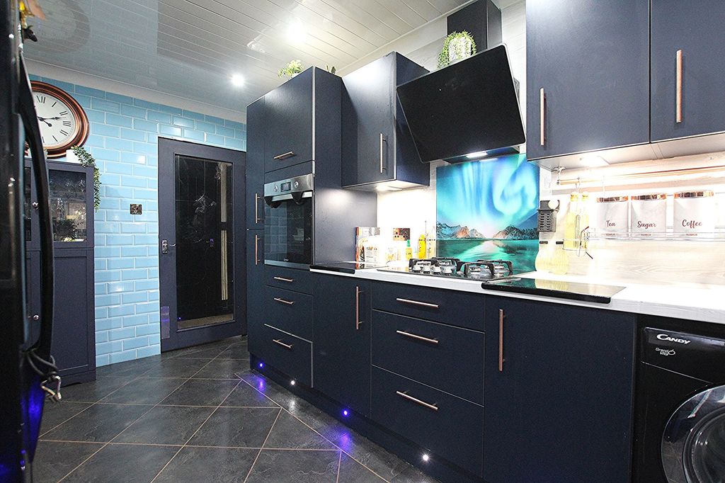 Property photo 3 of 13 Kitchen