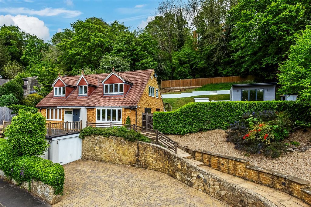 Property photo 1 of 40 Foxdene-53.Jpg