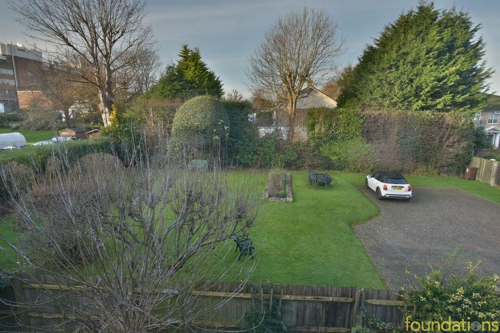 Property photo 3 of 9