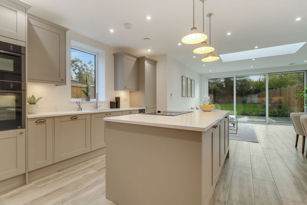 Property photo 3 of 38