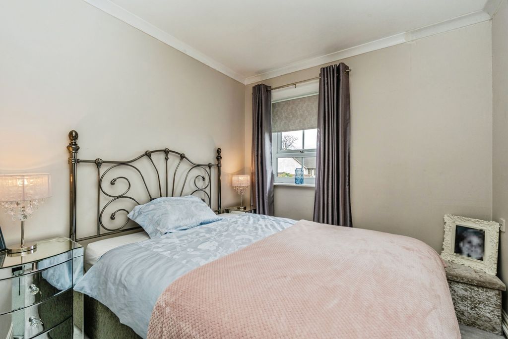 Property photo 2 of 17 Pbox-Img.Jpg