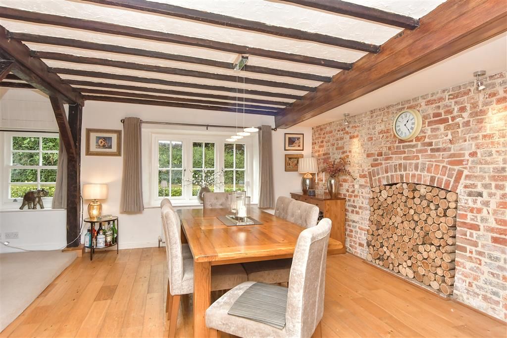 Property photo 3 of 20 Dining Area