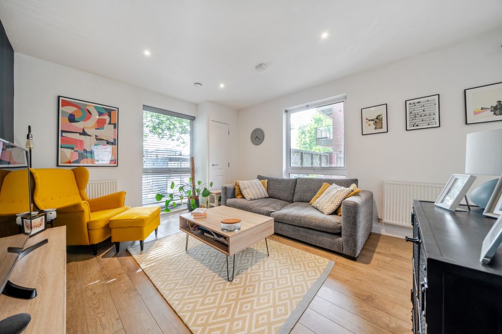 Property photo 2 of 16 1453787-5-6A0d7E5...
