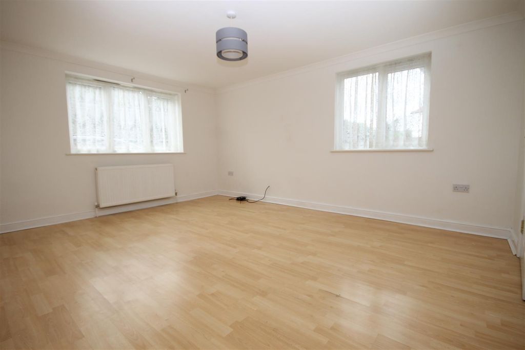 Additional image 6 of 2 bed flat to rentBrooklands, Queens Road, Freshwater PO40