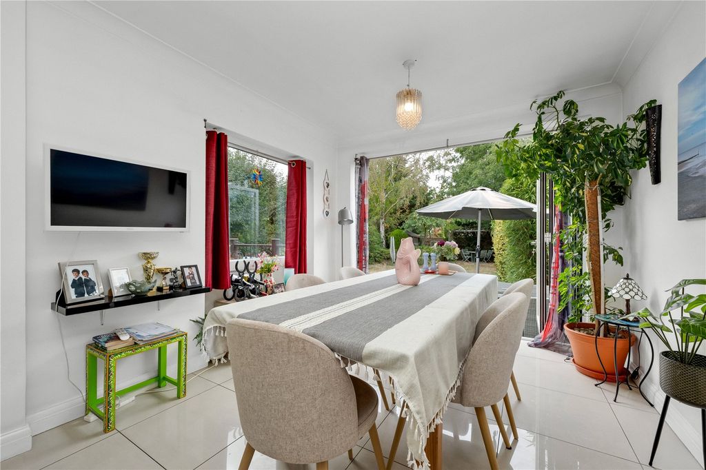 Property photo 3 of 14 Dining Room