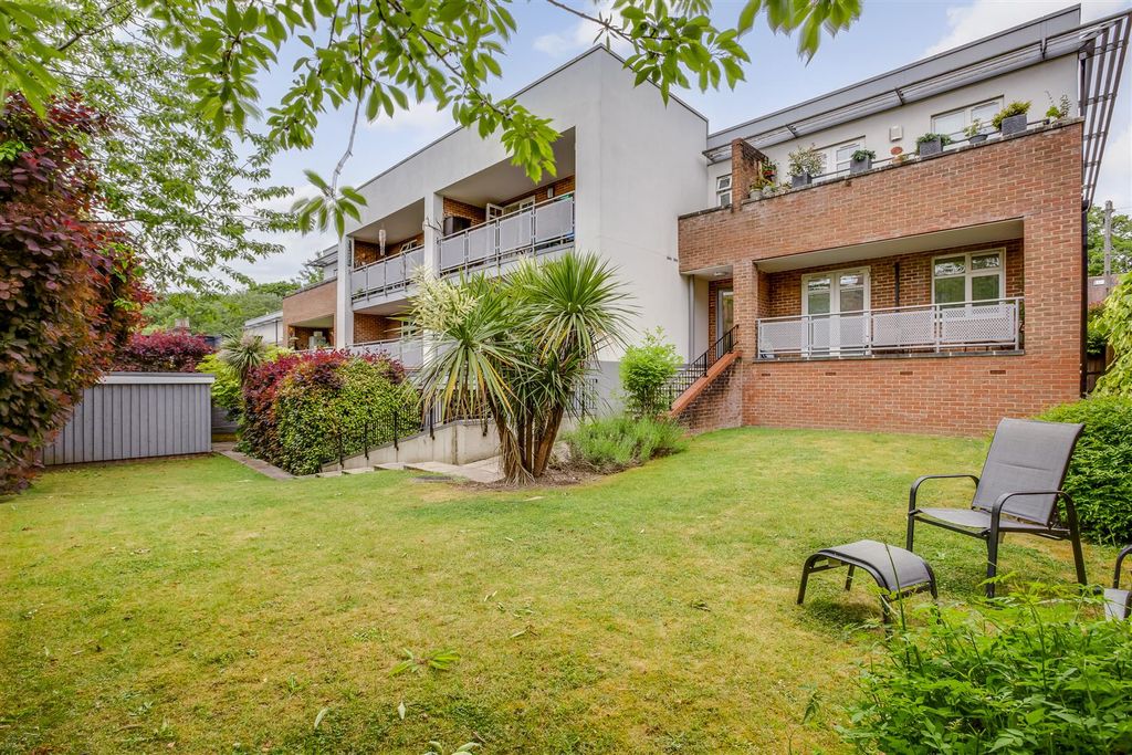 Property photo 1 of 14 1 Riverlock Court, Spring Gardens Road, Hp13 7Fn-1