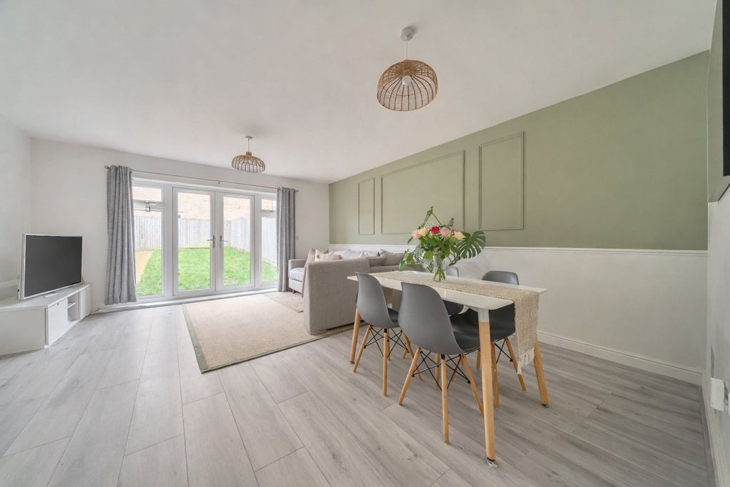 Property photo 2 of 12 Picture No. 26