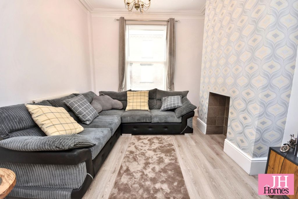 Property photo 3 of 19