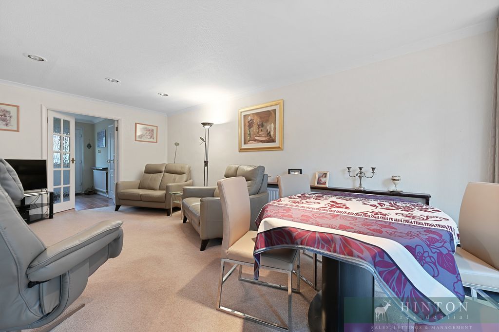 Property photo 2 of 12 10