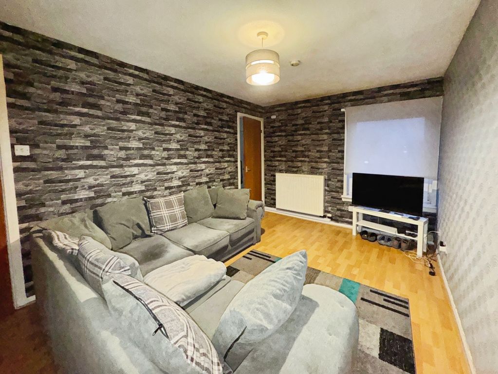 Property photo 2 of 11 Living Room