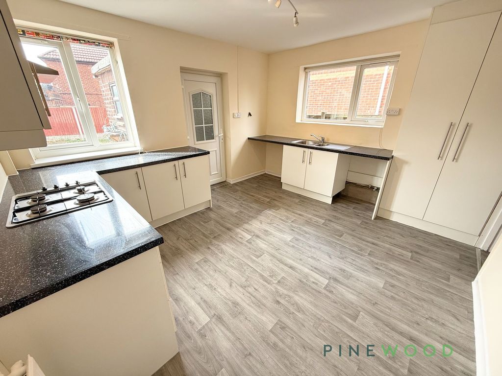Property photo 3 of 15 Kitchen