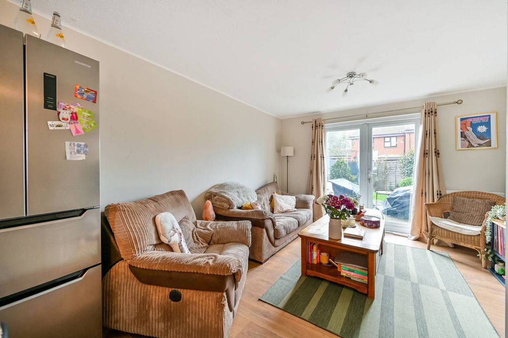 Property photo 3 of 8