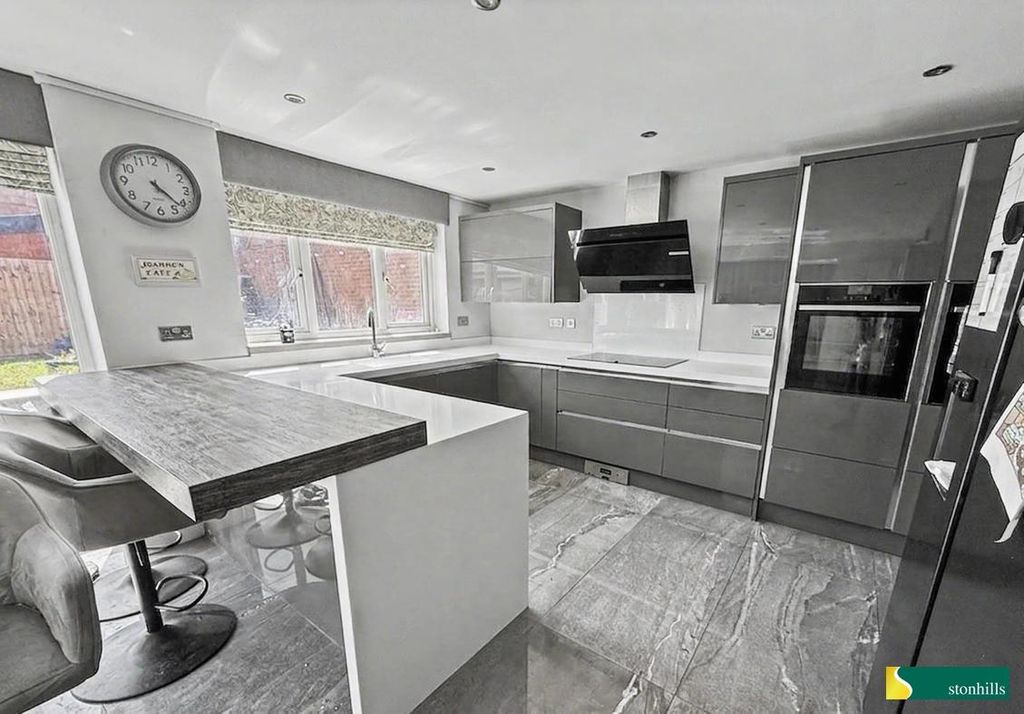 Property photo 2 of 15 18.Jpg