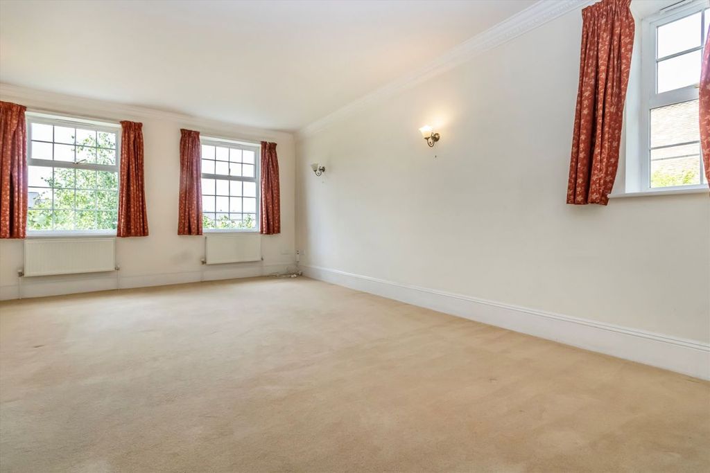 Property photo 2 of 4